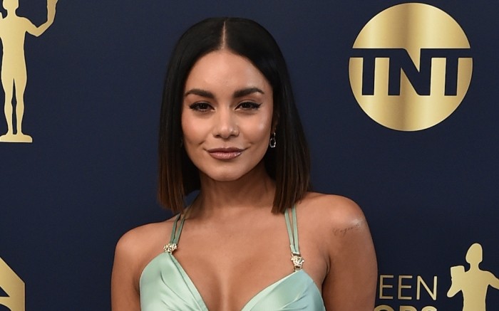 Vanessa Hudgens - hairstyle for evening gown
