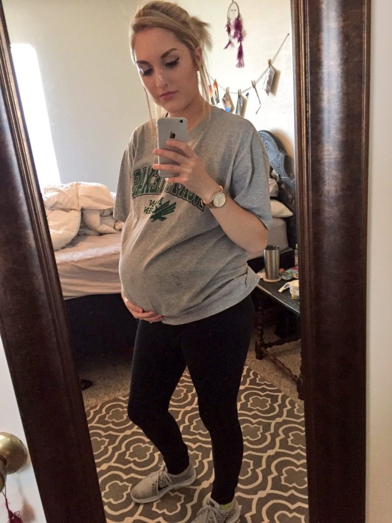 Over sized T-Shirt- how to dress during pregnancy without maternity clothes