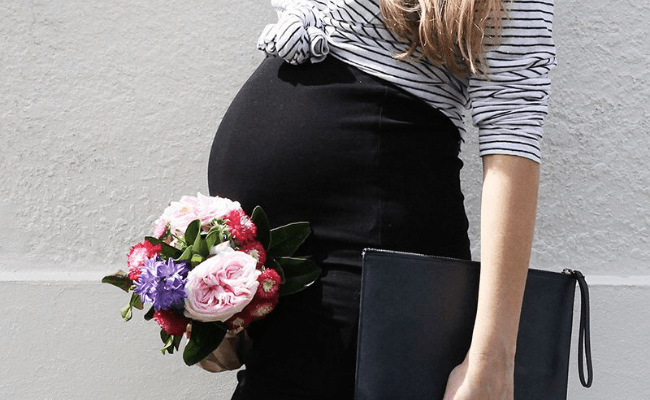 High waist skirt- how to dress during pregnancy without maternity clothes