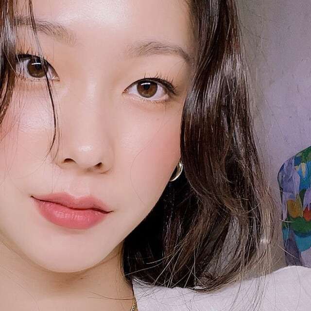 Mirror skin look- korean makeup look