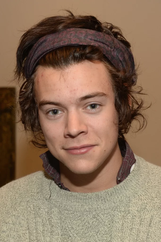 Harry styles long hair - Curls with bandana-