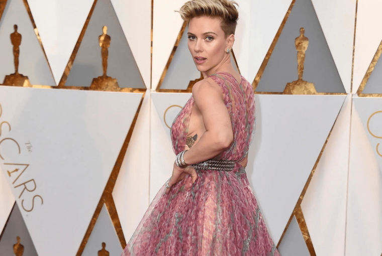 Scarlett Johansson Outfits