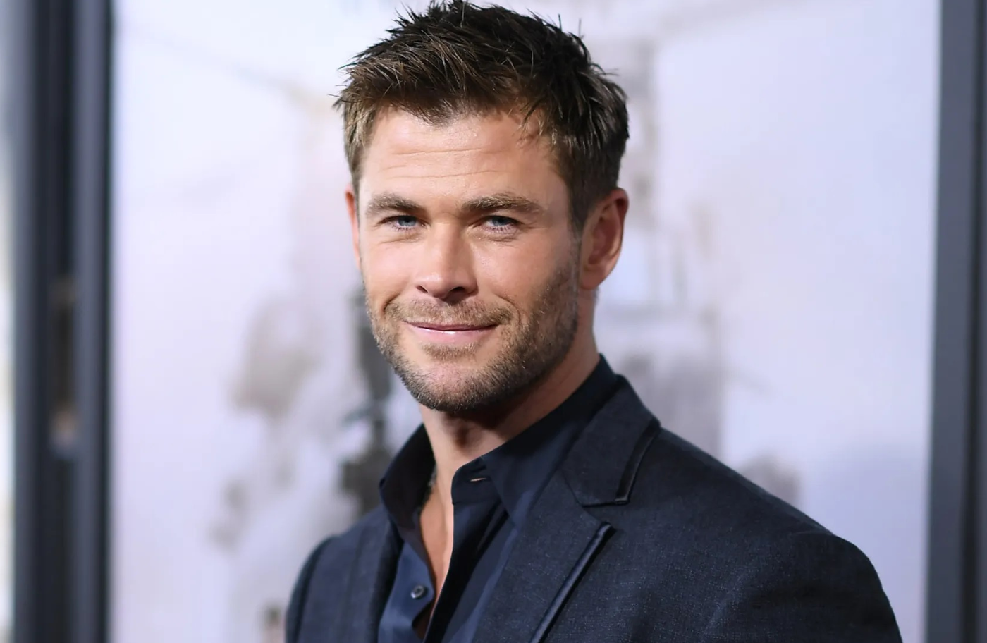 Chris Hemsworth Age height Weight Size Movie Wife Family Biography   News Resolution