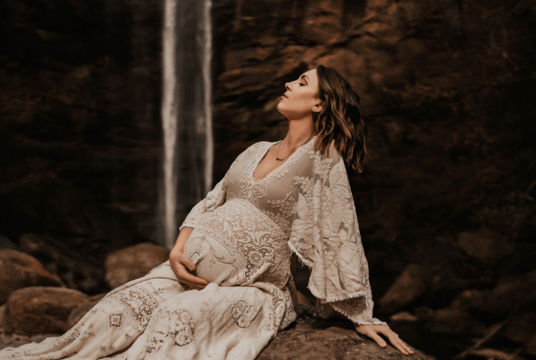 best maternity dresses for photos